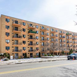 building entrance at summit on Prospect apartments